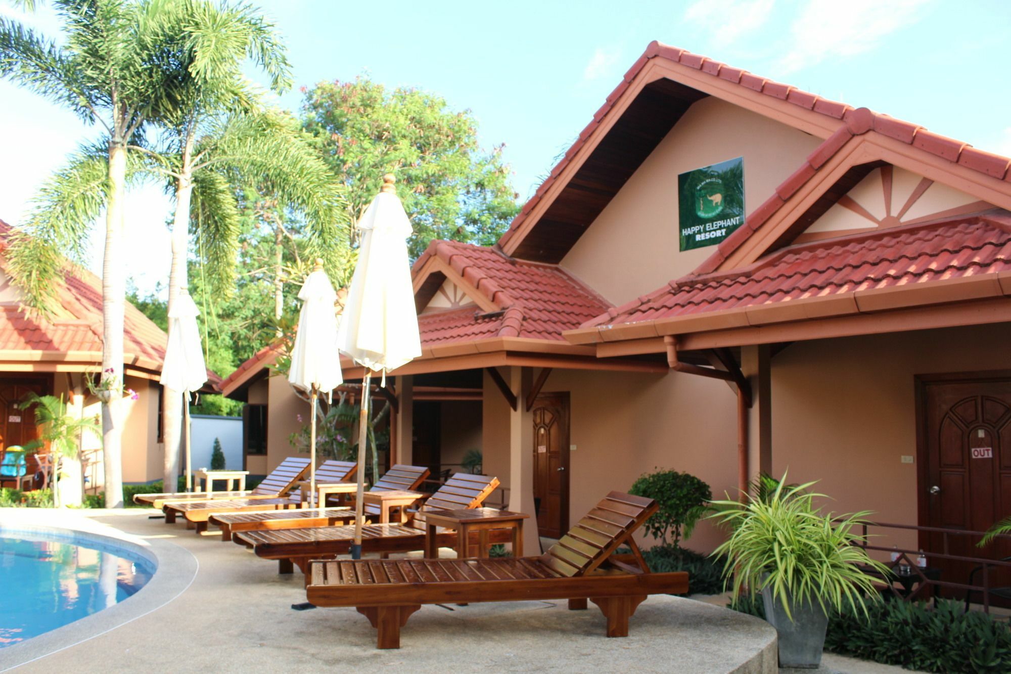 แฮปปี้ อีเลเฟ่น รีสอร์ท Rawai ภายนอก รูปภาพ